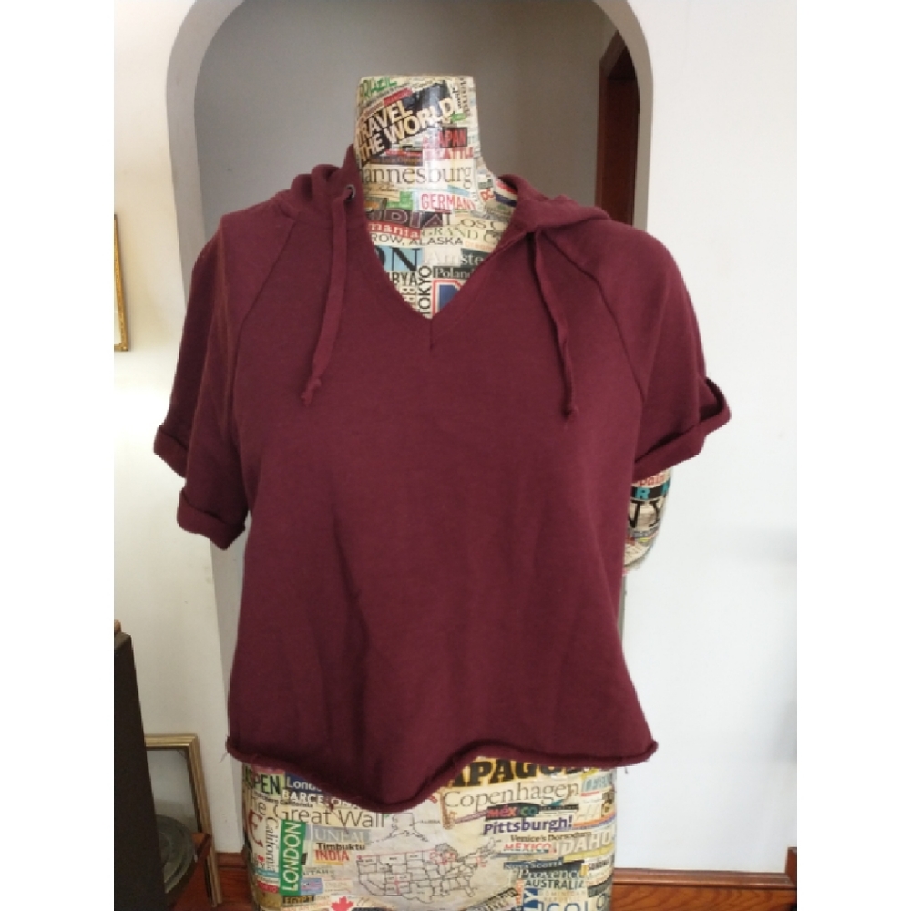 NWT! Full Tilt Medium Cropped Maroon Hoodie